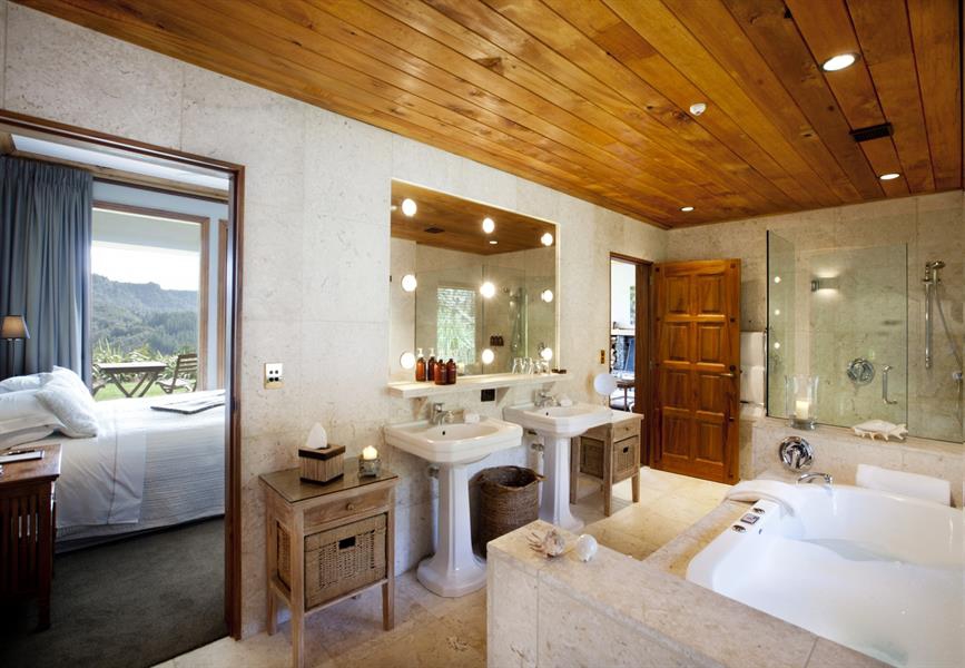 Treetops Lodge & Estate