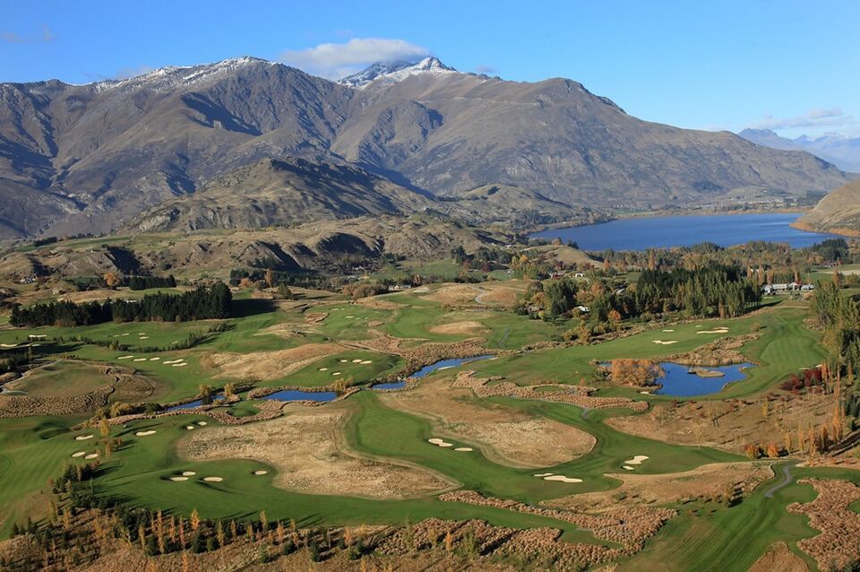 The Hills Golf Course by Gary Lisbon