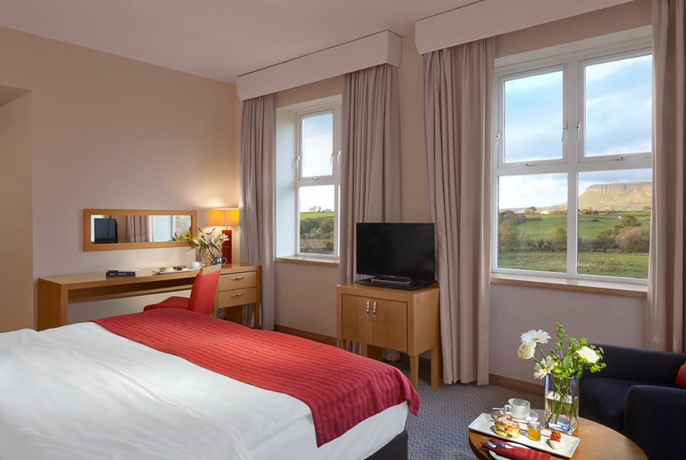 Radisson Blu Sligo - bedroom  